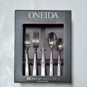 Oneida 20-Piece Stainless Steel Flatware Set - Silver